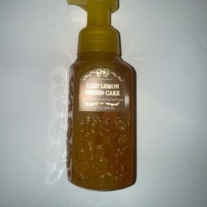Bath & Body Works Iced Lemon Pound Cake Foaming Hand Soap - Golden Yellow New